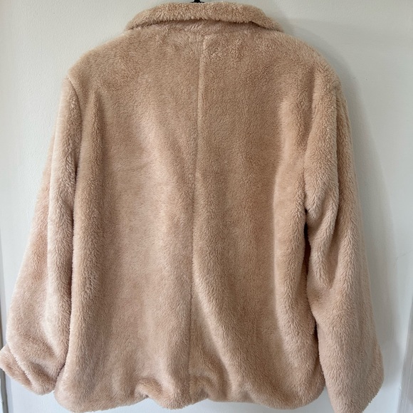 NWT Faux fair Teddy Jacket Tan, Small - Picture 3 of 3